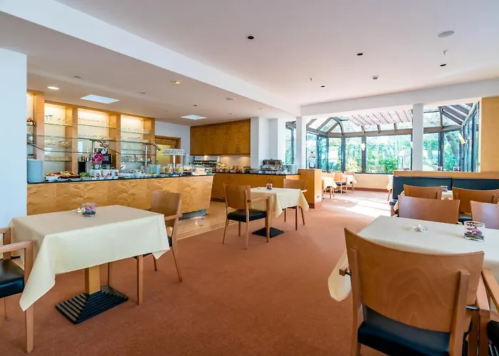 Schlosspark Hotel 4*