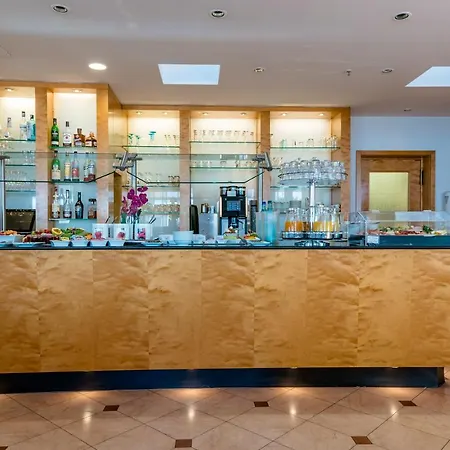 Schlosspark Hotel 4*