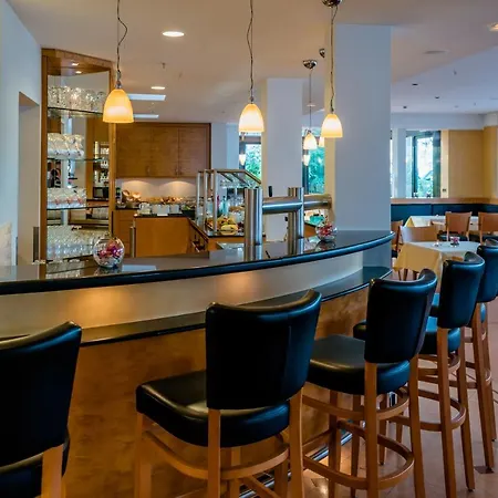 Schlosspark Hotel 4*