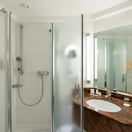 Schlosspark Hotell 4*