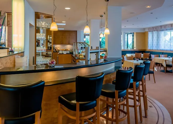 Schlosspark Hotell 4*